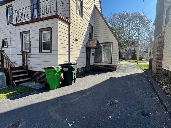 4th image of 274 E 216th St