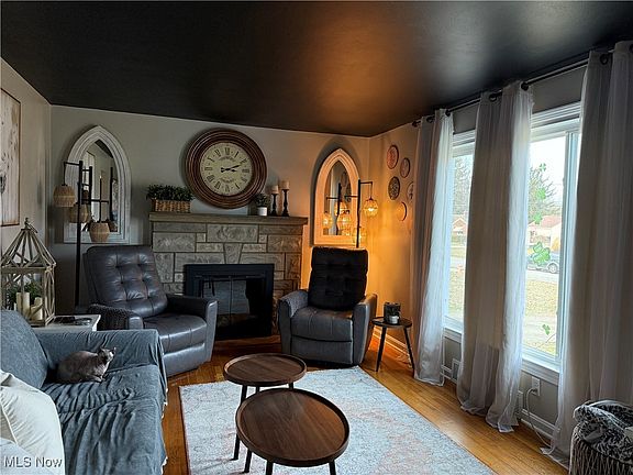 2nd image of 4646 Waseka Ln