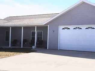 104 Cherry Ln, Riverside, IA 52327