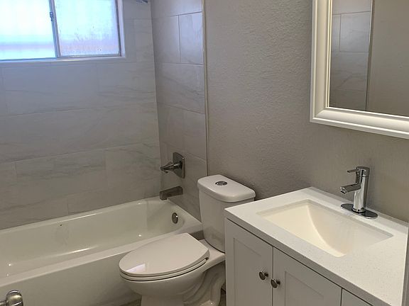 4th image of 5323 N 19th Ave Unit 5