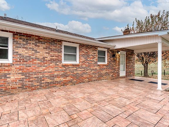 5th image of 19024 Warwick Ln