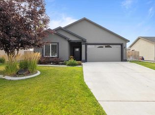 8806 Sophie Rae Ct, Pasco, WA 99301