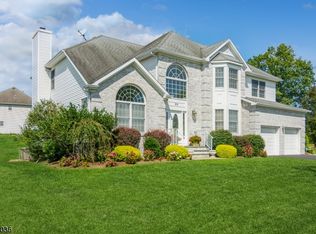 50 Deanna Dr, East Hanover, NJ 07936