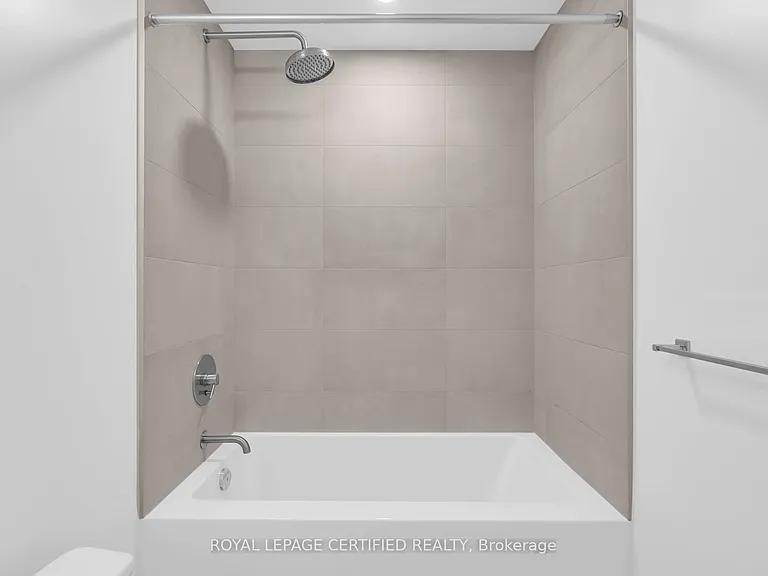 2020 Bathurst St #919 — Photo 25