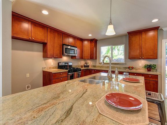 5th image of 5521 Willow Oak Way