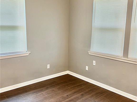 3rd image of 4407 Lonely Oak Dr
