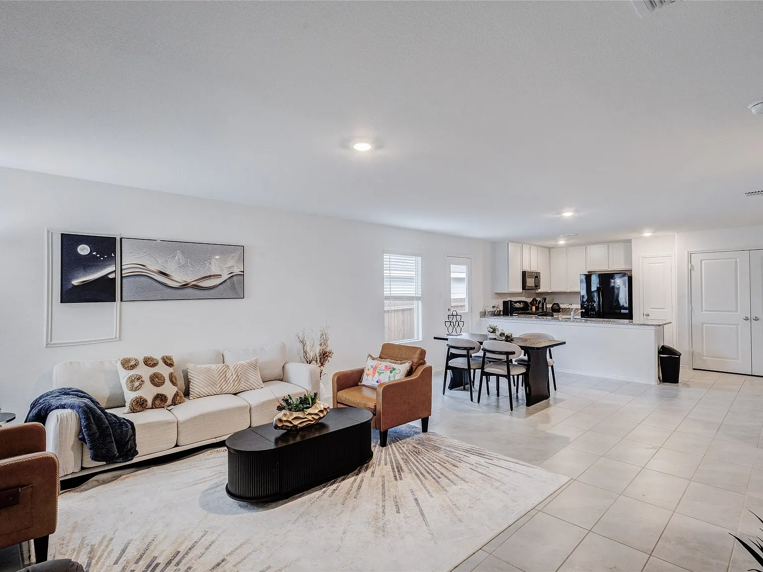 3 bed, 2.0 bath, 1266 sqft, $2,670 — Photo 4