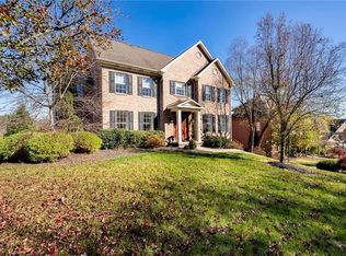 2100 English Turn Dr, Presto, PA 15142