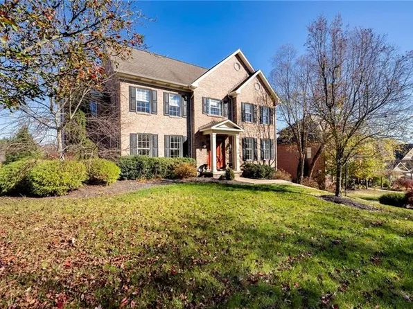 2100 English Turn Dr, Presto, PA 15142