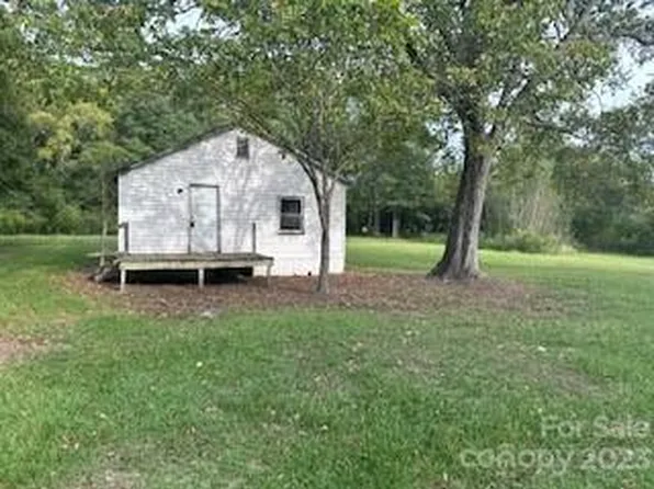 82 Whiting St, Polkton, NC 28135