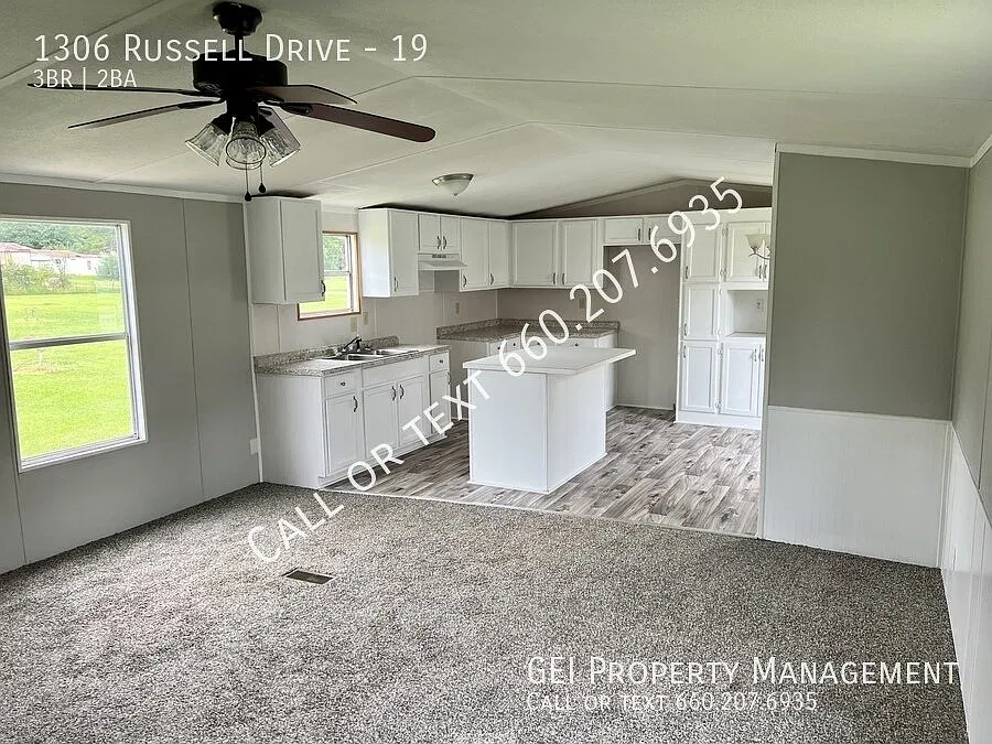 Like New! Renovated home with many upgrades — Photo 2
