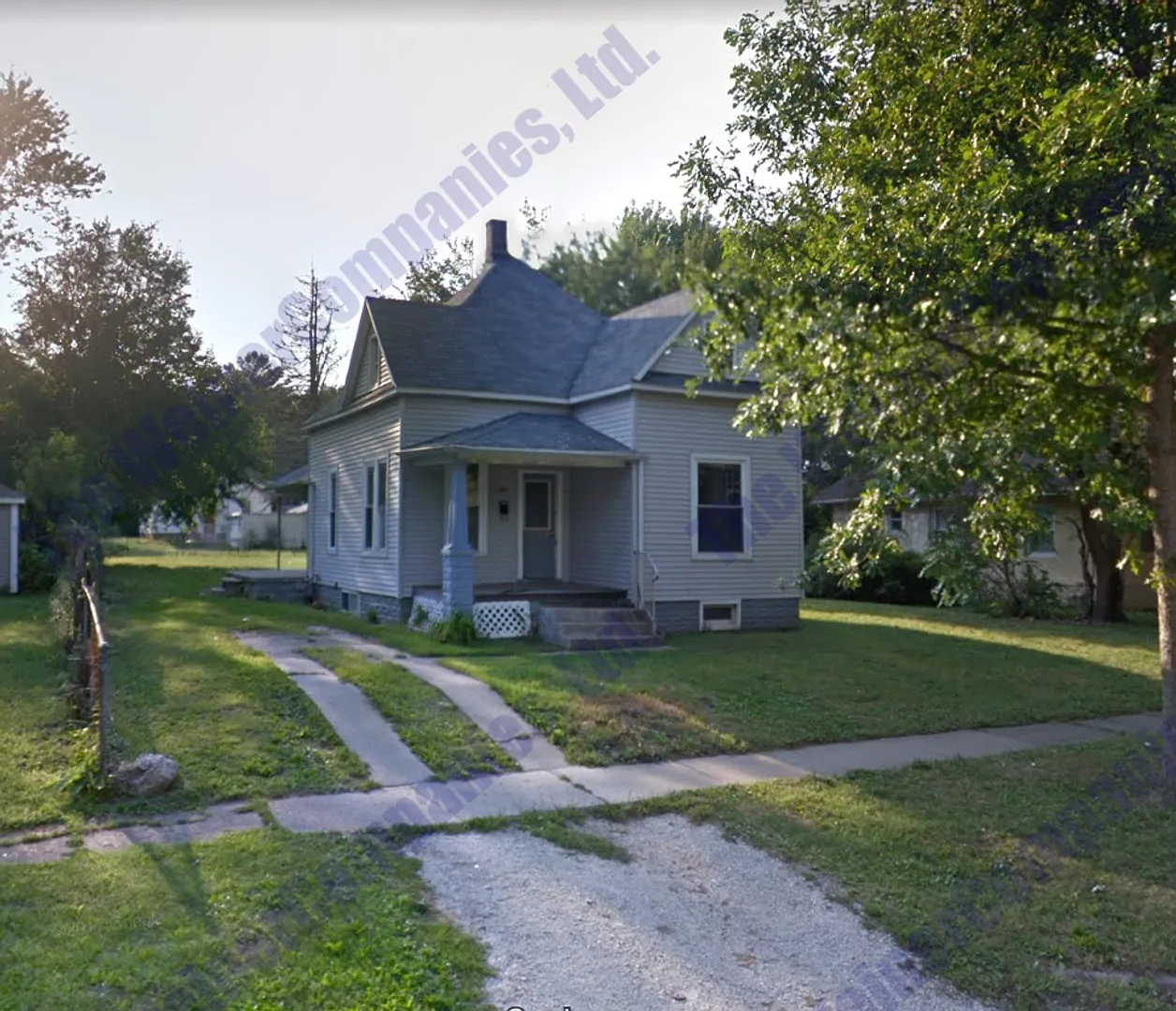 1403 N Hickory St photo 1