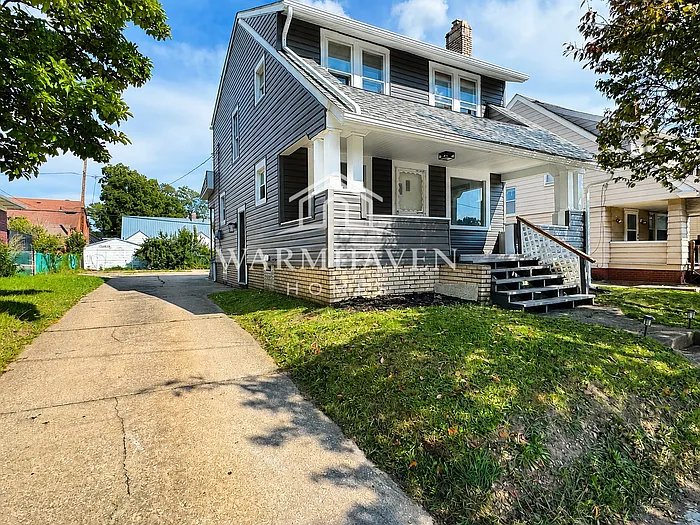 1203 N Main St