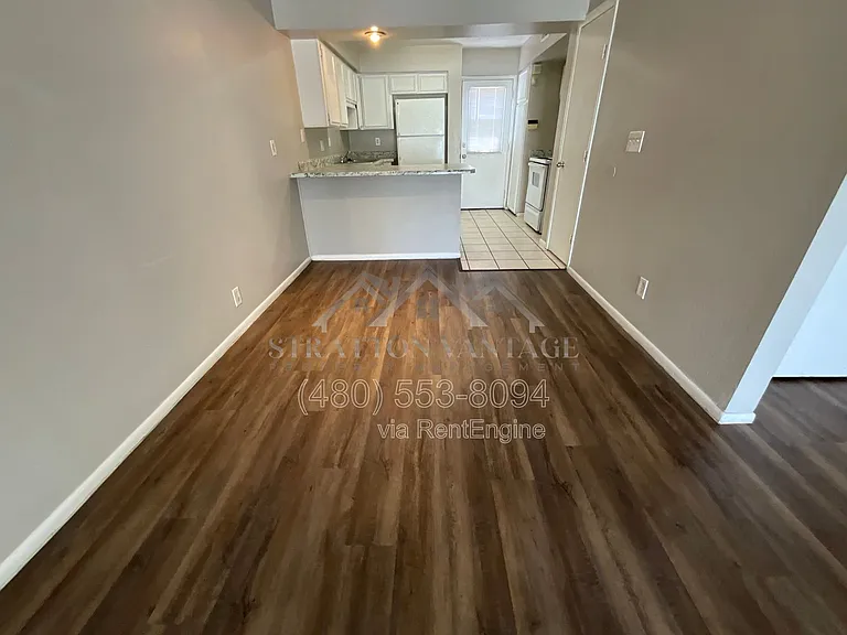 810 E Colter St #14 — Photo 6