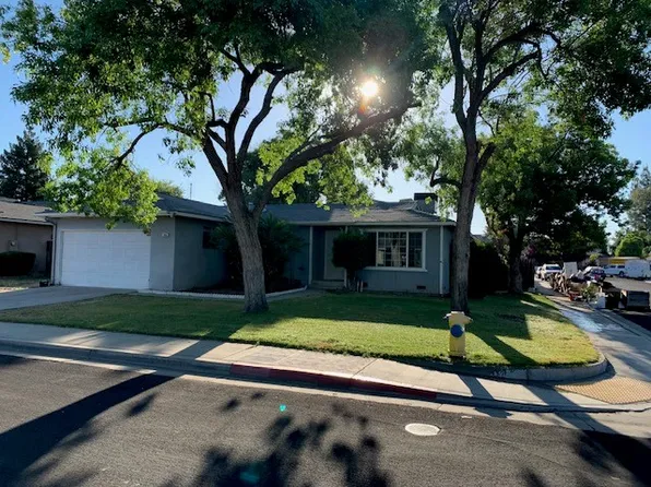 1645 Renn Ave, Clovis, CA 93611