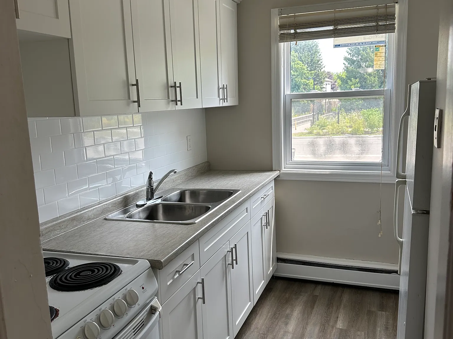 136 Arbour Glen Crescent London — Photo 3