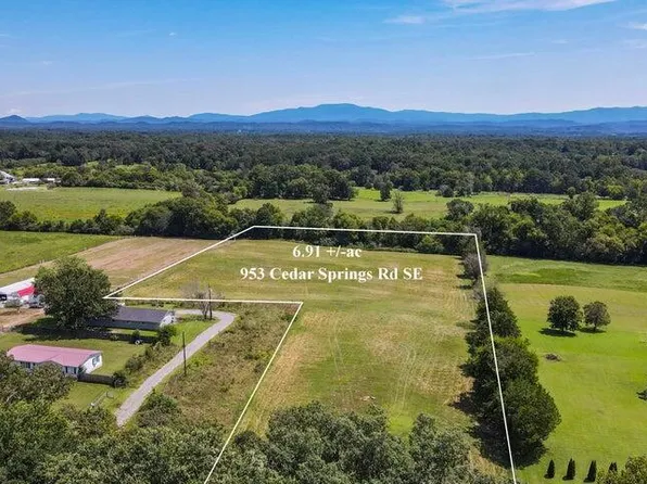 953 Cedar Springs Rd SE, Cleveland, TN 37323