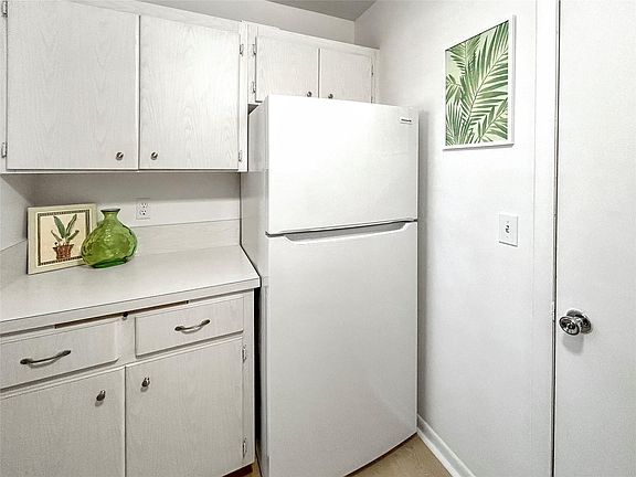 5th image of 6260 NE 18th Avenue #707