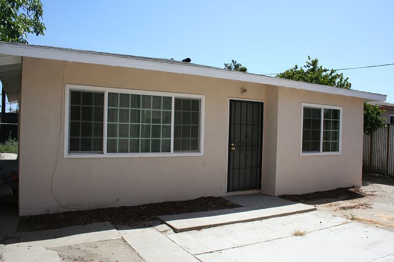1st image of 740 E 81st St