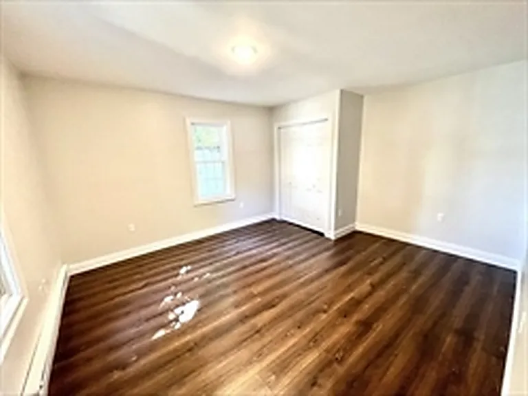6 La Grange Pl — Photo 3