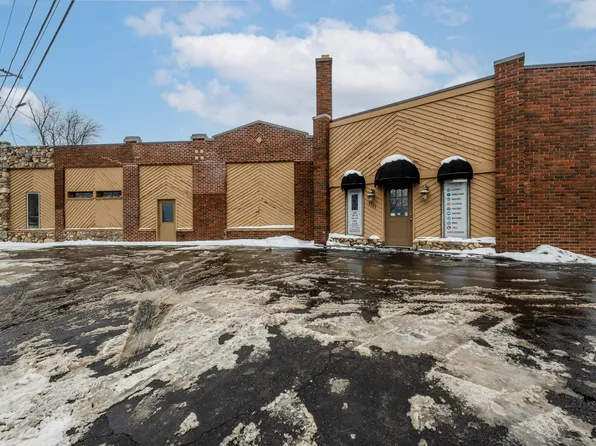 1719 Lakeshore Dr, Saint Joseph, MI 49085