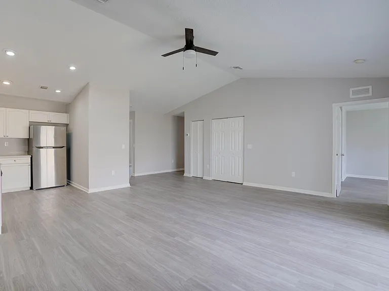 9244 Roan Ln #B — Photo 3