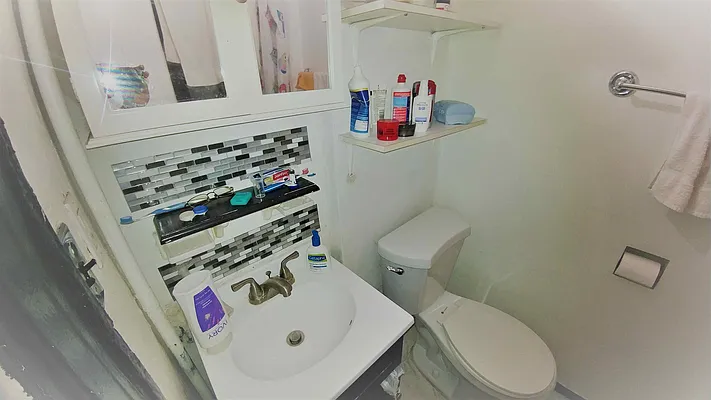 Rented by Downtown Mgt & Realty LLC | media 10