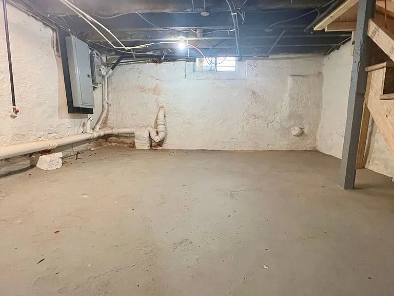 2165 W Grange Ave — Photo 24