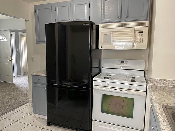4th image of 935 White Ave