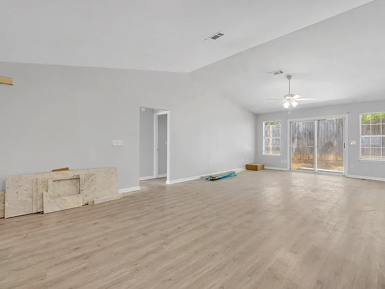 700B Liberty St #B — Photo 8