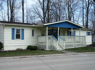 301 Ashwood Dr, Elyria, OH 44035
