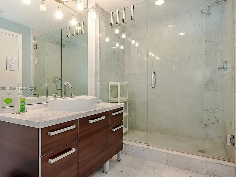 253 NE 2nd St #907 — Photo 20