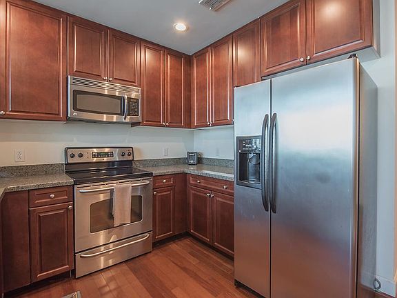 3rd image of 301 Virginia St Unit 911