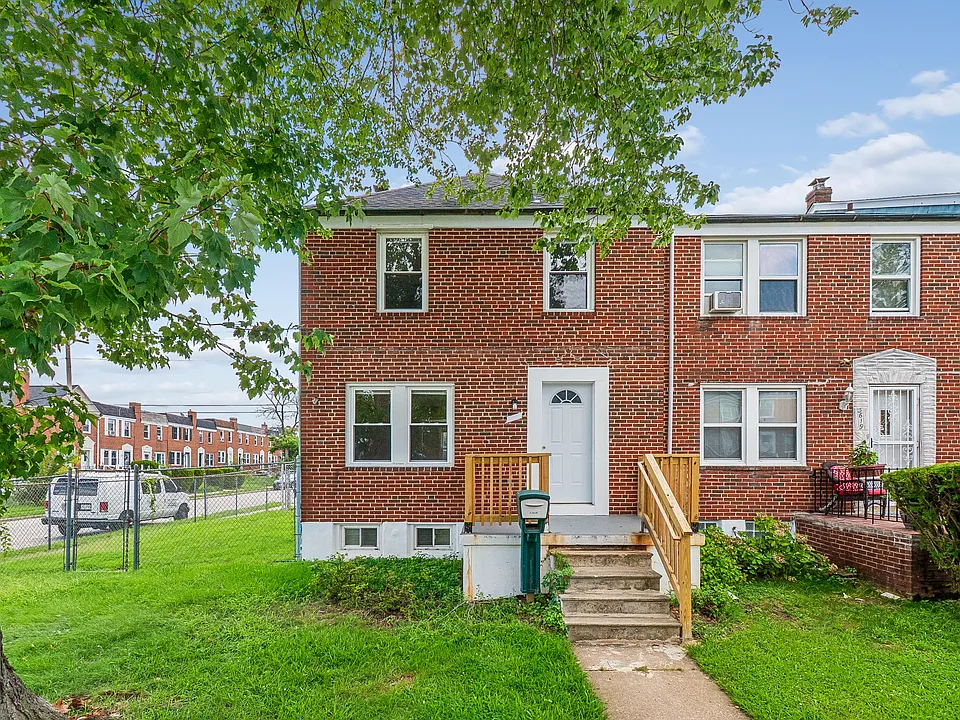 3733 Ravenwood Ave