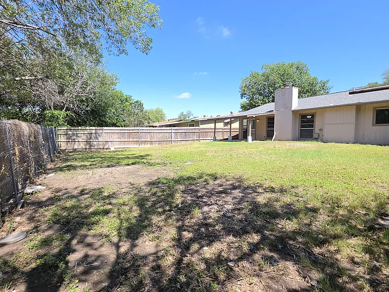 10562 Bounty Dr — Photo 12