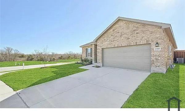 1870 Purtis Creek Dr — Photo 3