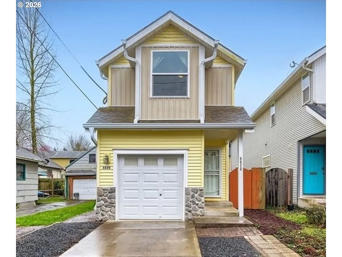 6626 N Seneca St photo 1