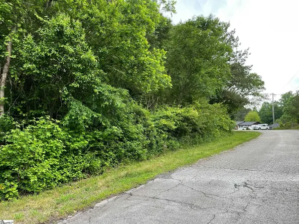 106 Rock Springs Rd, Belton, SC 29627