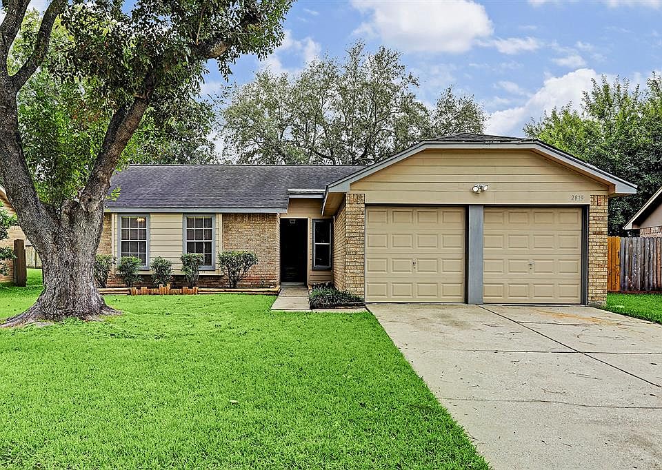 1st image of 2819 Custer Dr