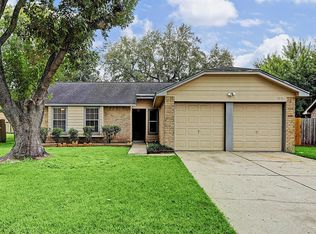 2819 Custer Dr, League City, TX 77573