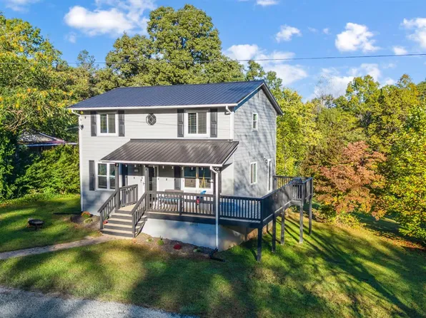 1368 Oliver Rd, Altavista, VA 24517
