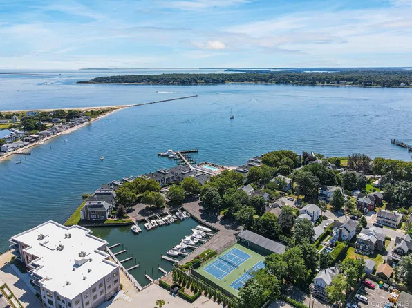 42 Stirling Cv #A, Greenport, NY 11944