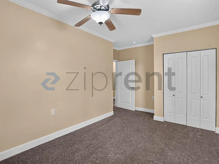 906 Diamond Cir — Photo 35