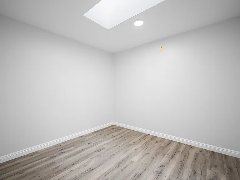 7851 Mary Ellen Ave — Photo 29