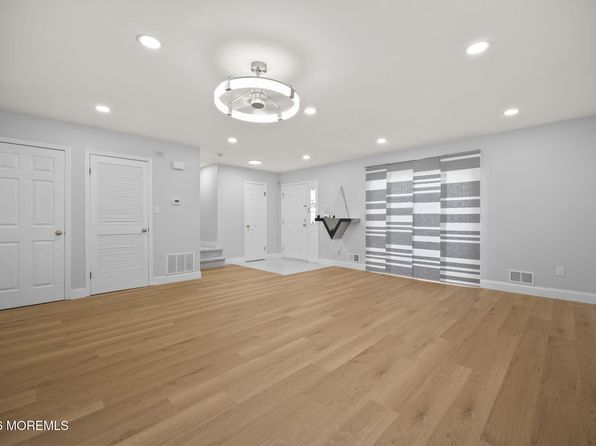 1115 Roseberry Ct