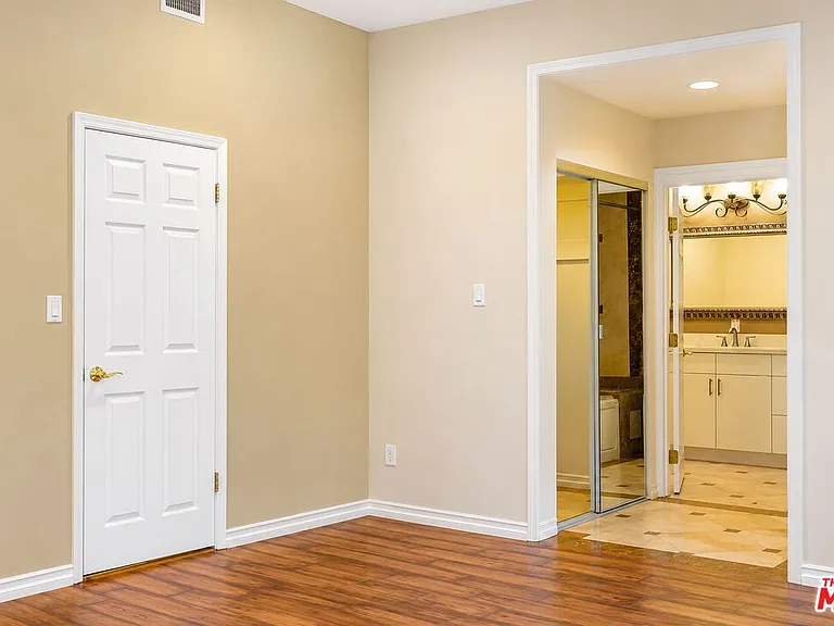 23018 Bigler St — Photo 10