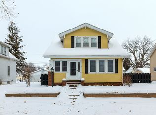 511 21st Ave, Moline, IL 61265