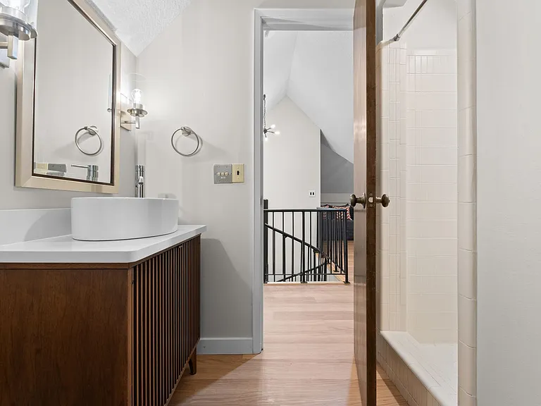 211 Wendwood Dr — Photo 10