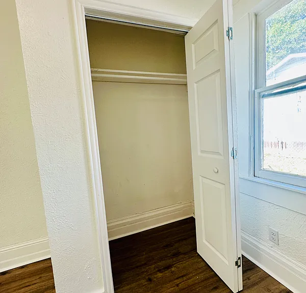 2300 Bryan St — Photo 15