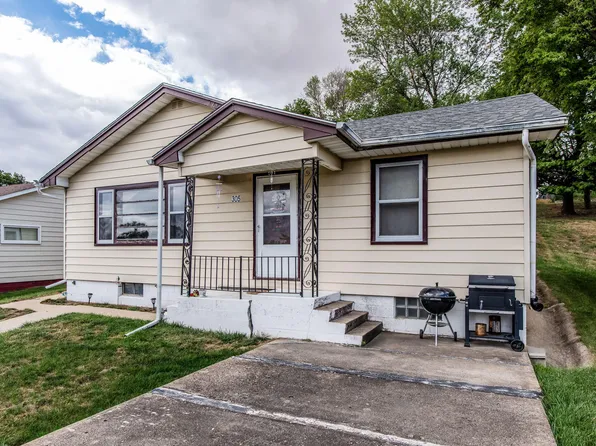 305 2nd Ave, Earling, IA 51530
